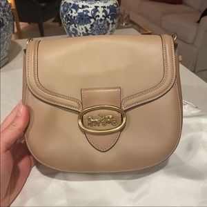 NWOT Coach Glovetanned Kat Saddle
Bag Crossbody